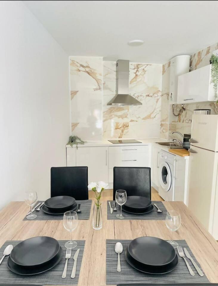 Ohana Home 1 Малага Экстерьер фото